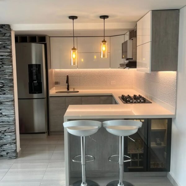 En Inside rompemos el estandar que proponen las constructoras, haz la cocina de tus sueños y rompe lo básico#cocinas #cocinasintegrales #diseñodecocinas #cocinasmodernas